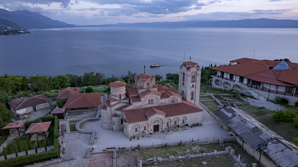„Свети Климент и Пантелејмон“ – Плаошник