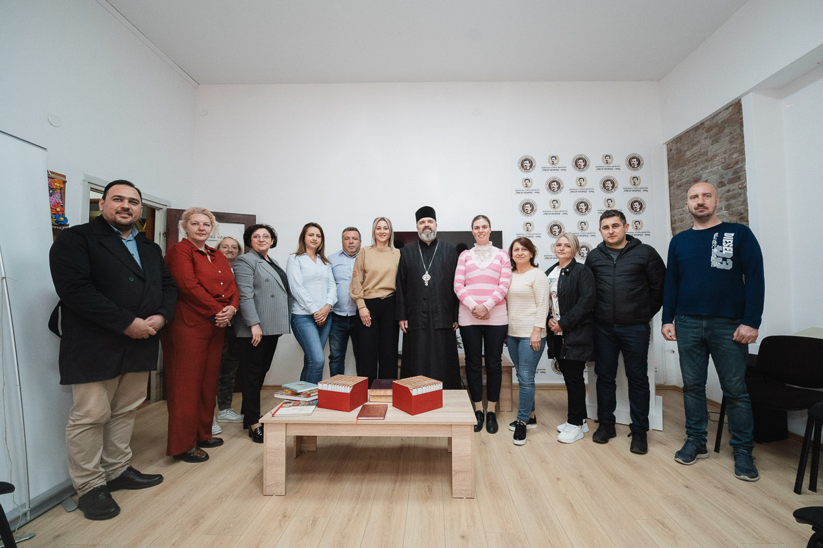 Посета на Митрополитот Георгиј на НУ Библиотека „Григор Прличев“ – Охрид