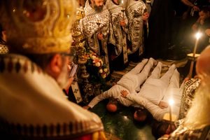 Отсекување на чесната глава на св. Јован Крстител и три нови монашења